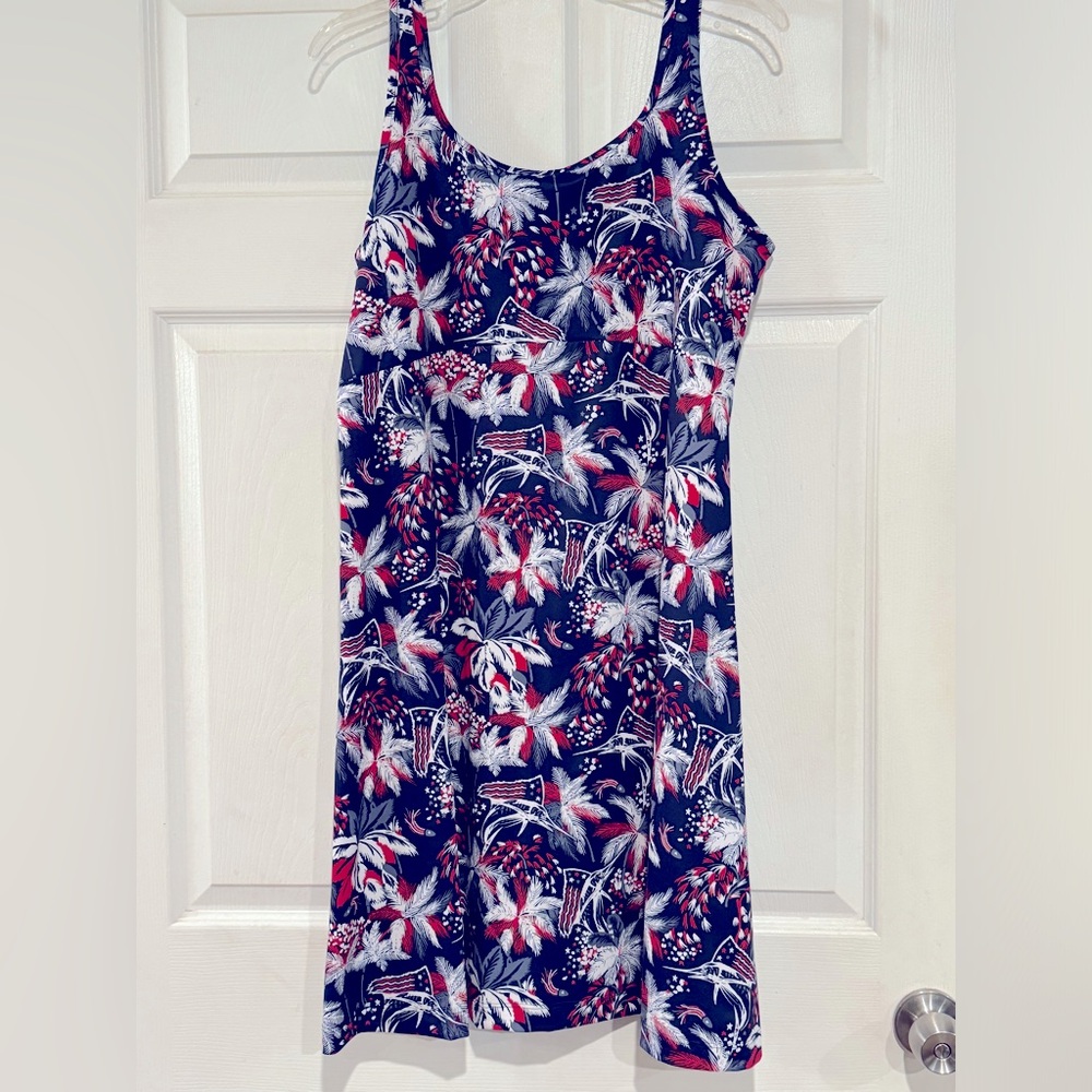 Columbia performance dress in fourth of July design. Size XL